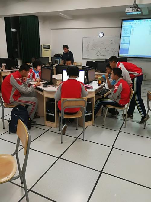 福州八中初中信息技术学科再创佳绩 以赛促学，点亮数字未来