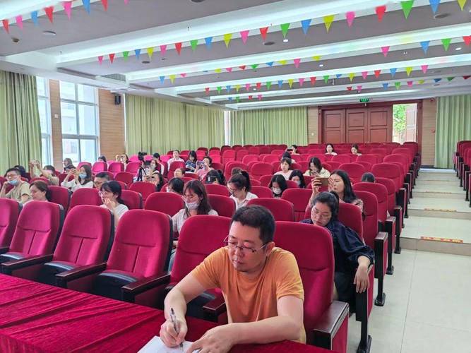 展示优秀作品，促教师信息素养提升——福州信息技术教育实践探索