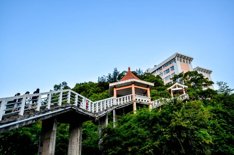 数字校园的风景线 福建技术师范学院信息技术中心与福州信息技术协同发展纪实